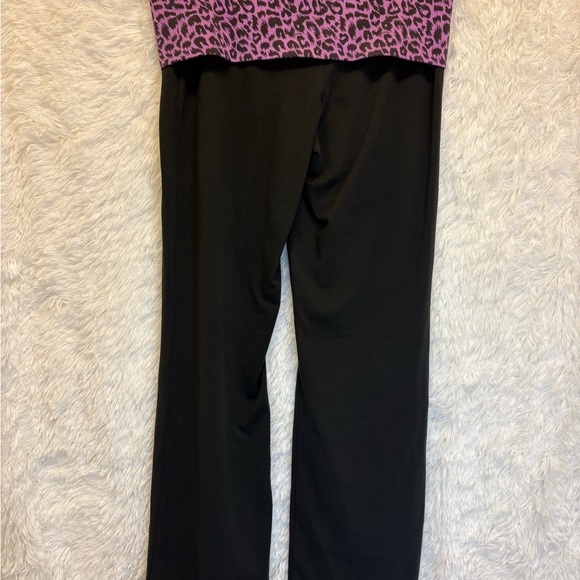 PINK By Victoria’s Secret | Black Yoga Pants with Pink Leopard Print Waistband 💜 - Picture 15 of 16
